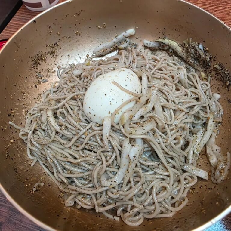 A Foreigner’s Guide to Seonbawi Memil Jangteo’s Deulgireum Makguksu